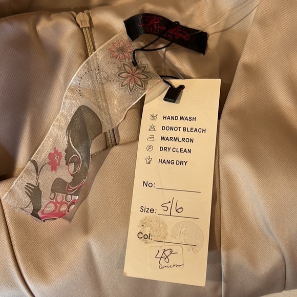 NEW Ruidiya Fashions Tan Short Sleeve Mini Dress Size 5 / 6 - Picture 7 of 9